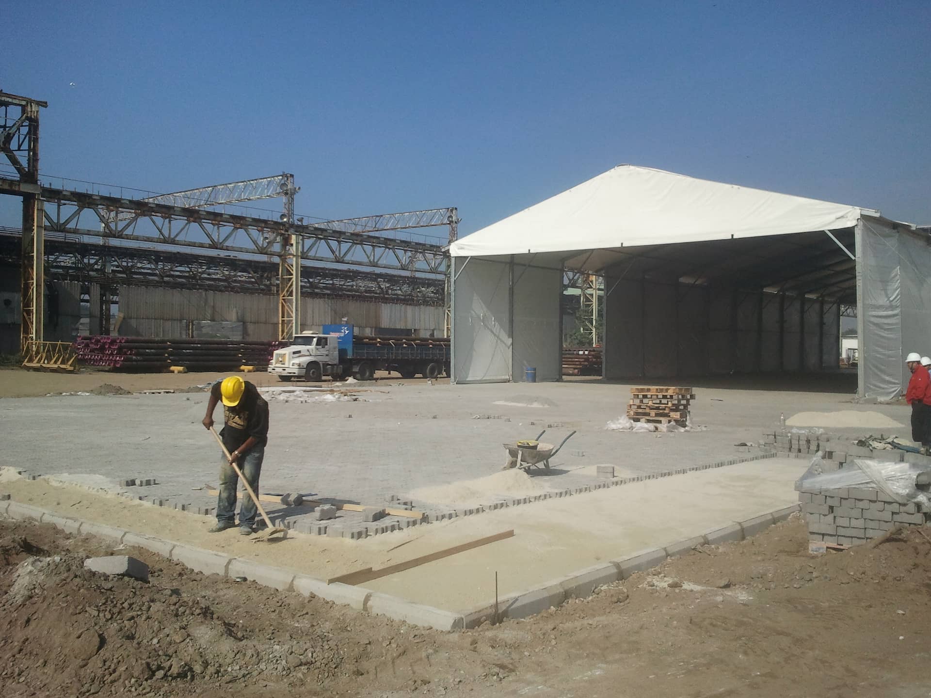 Constru&ccedil;&atilde;o do Piso de &Aacute;rea Alfandegada